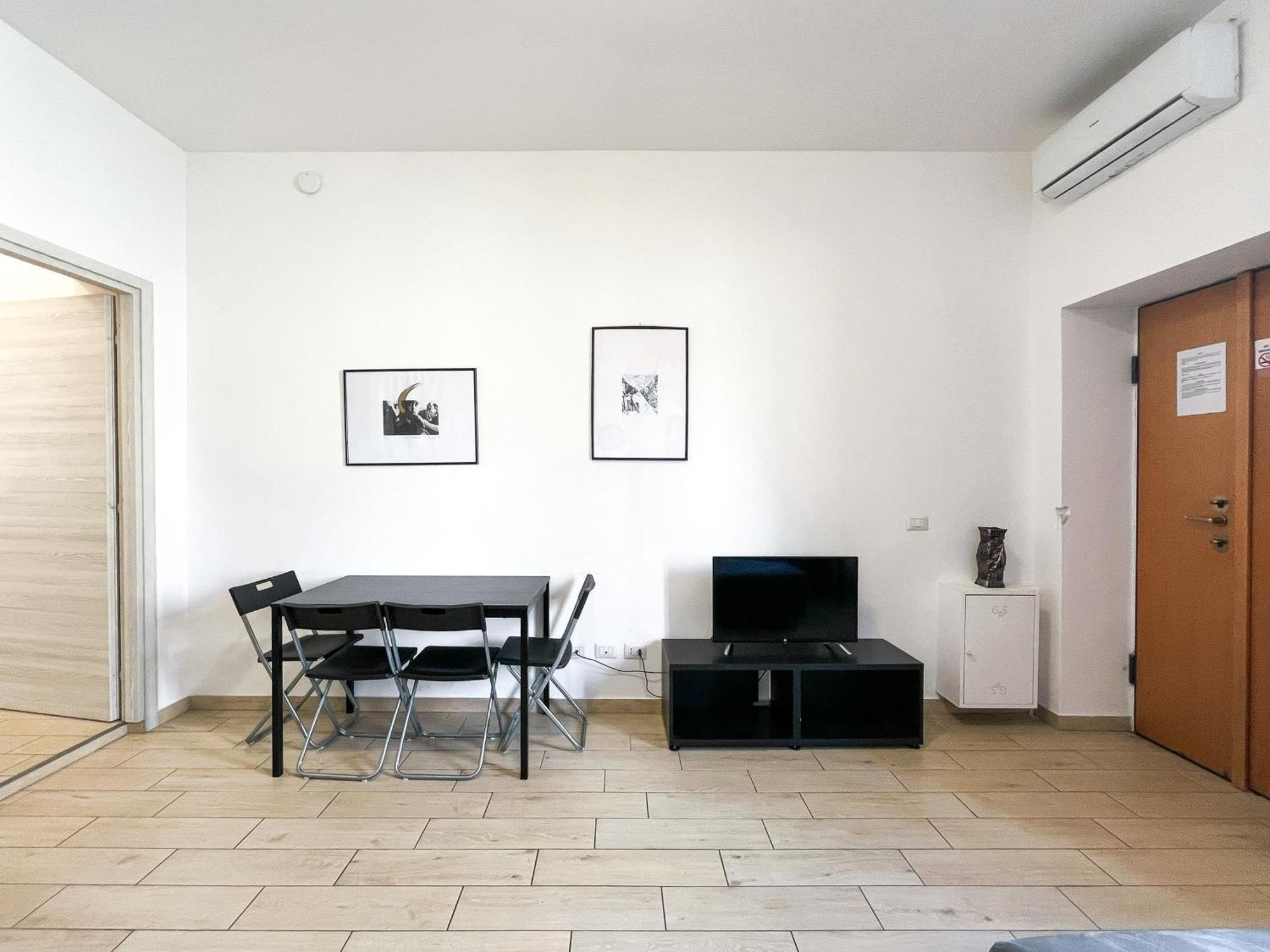 Along The Canal Smart Flat Naviglio - 4 People Corsico Extérieur photo